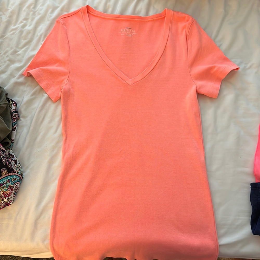 NWOT JCrew perfect fit v-neck tee, size L